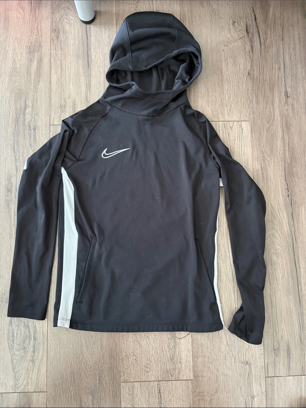 Nike Black Hooded Performance Hoodie. Boys size small